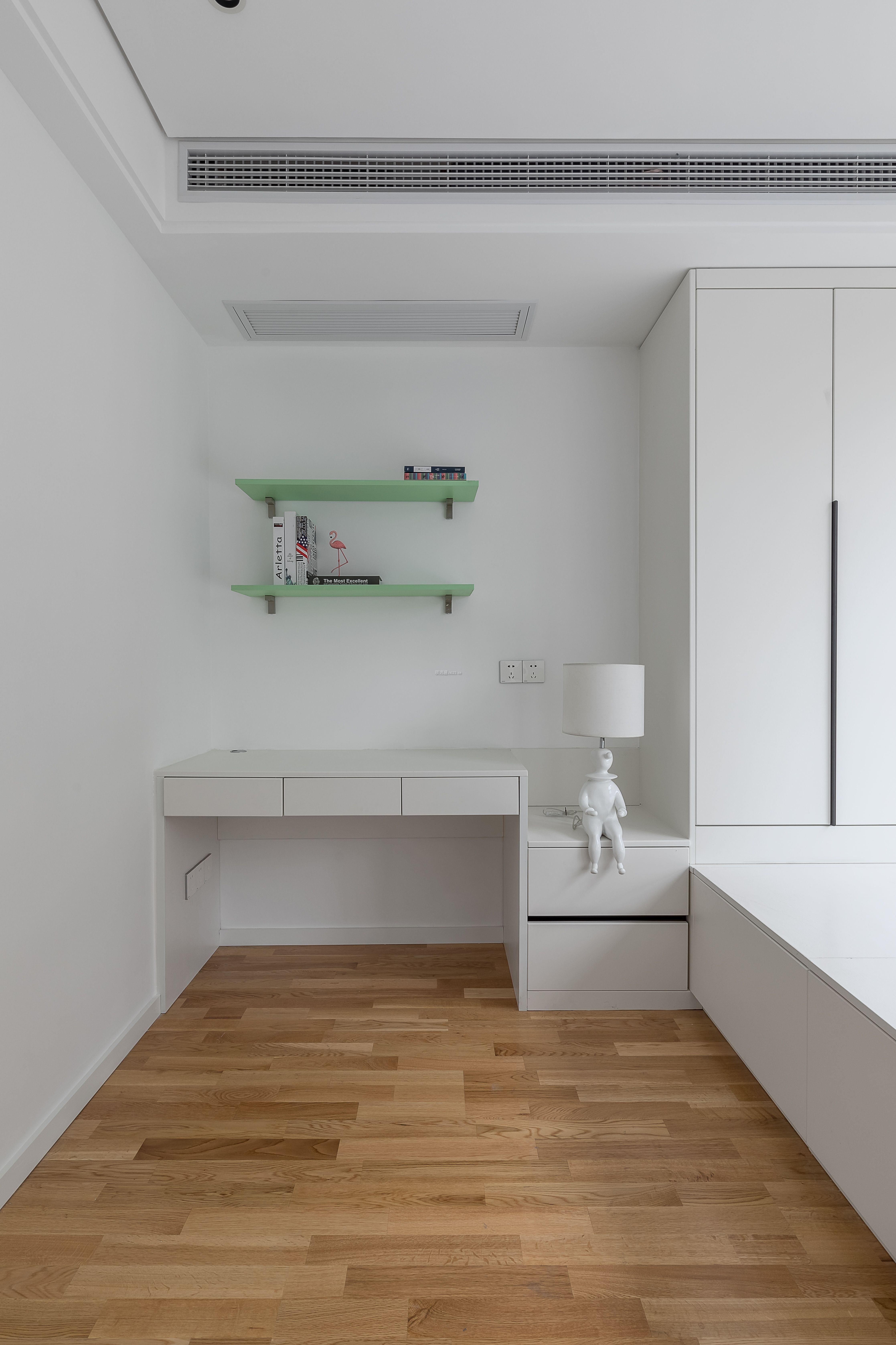 现代风格卧室 现代风格卧室装修图片 现代风格卧室装修效果图大全 现代风格卧室效果图 现代风格卧室衣柜效果图 现代风格卧室背景 现代风格卧室图片 现代风格卧室装修案例