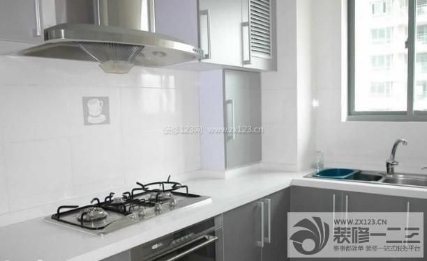 银色橱柜 厨房简约风格 